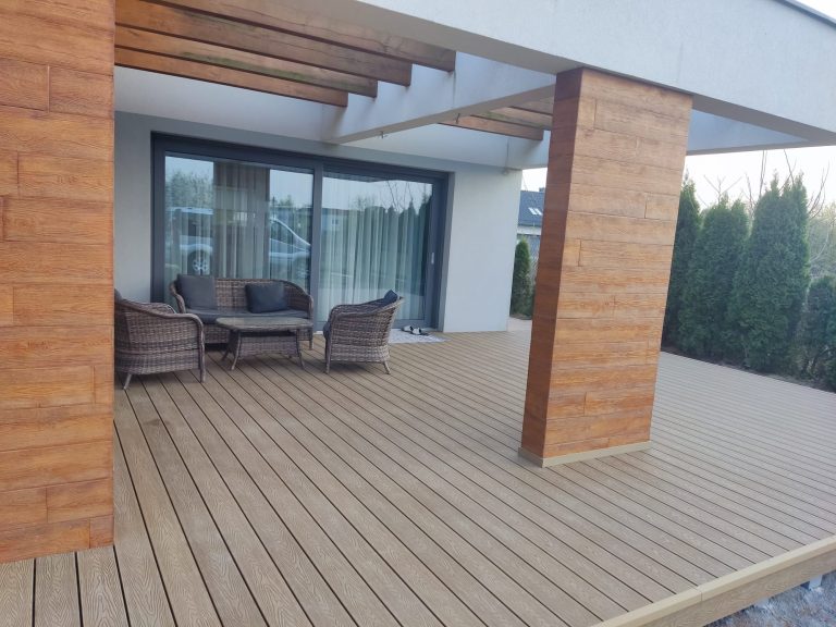 Taras z kompozytu – teak